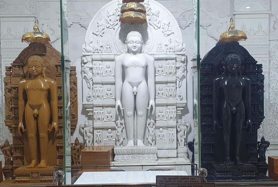 White Marble Vedi Platform - Jain Temple Altar Base for Bhagwan Moorti Installation